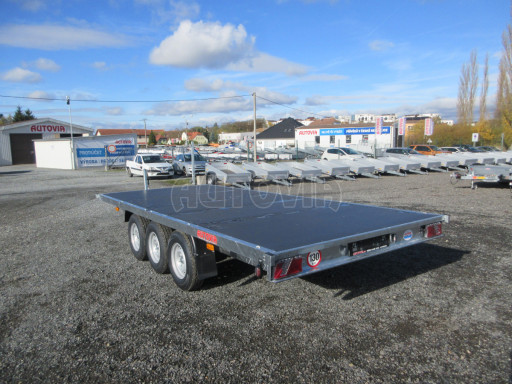 Zesílený třínápravový nákladní přívěs DN 3,5T B3 5,05x2,20 plato 1350kg