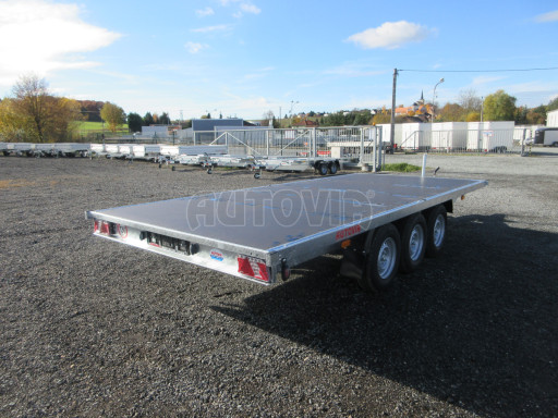Zesílený třínápravový nákladní přívěs DN 3,5T B3 5,05x2,20 plato 1350kg