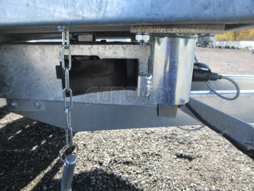 Třístranný sklápěč VER 3SKS 2,7T 2,65x1,55/0,60 nástavba v elektrice č.11