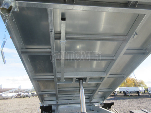 Třístranný sklápěč VER 3SKS 2,7T 2,65x1,55/0,60 nástavba v elektrice č.21