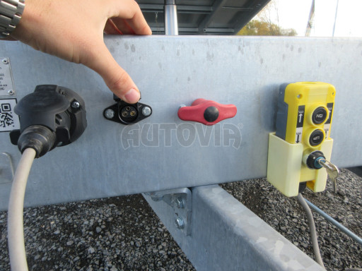 Třístranný sklápěč VER 3SKS 3,5T 3,05x1,76/1,30 GITTER v elektrice č.22