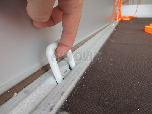 Dvounápravový přívěs s plachtou ZV 41 2,7T B2 4,18x2,01/1,70