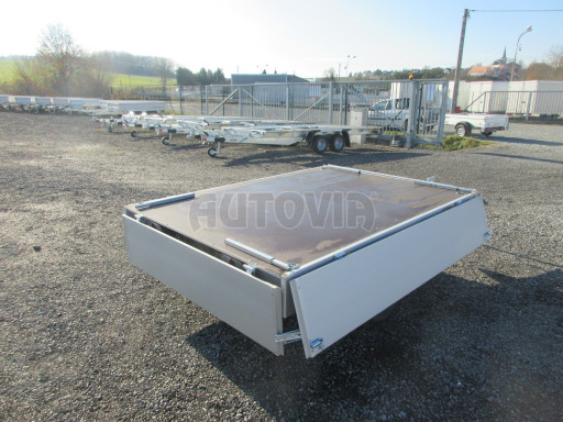 Sklápěcí přívěs se sklopnými bočnicemi TTS 13