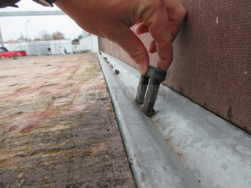 Bazarový nebrzděný přívěs VA 750kg 2,52x1,27/0,30 RE POČ zes. náprava č.15