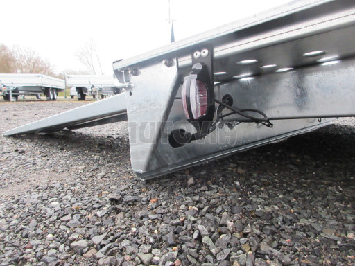 Sklápěcí přívěs pro přepravu aut BET 47 3,0T 4,70 x 2,02 výplň č.22