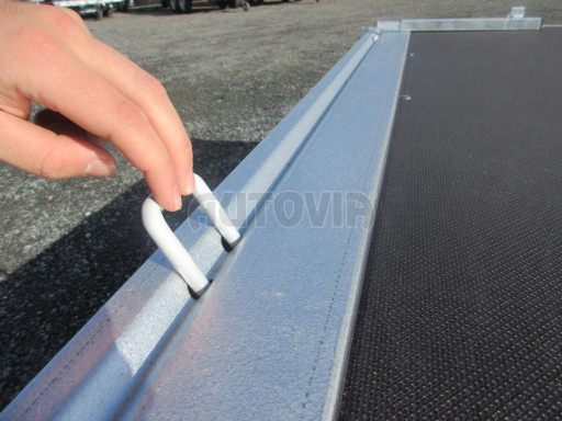 Nebrzděný přívěs s koly pod ložnou plochou ZV 22 750kg N1 2,55x1,55/0,35 zesílená náprava, 10