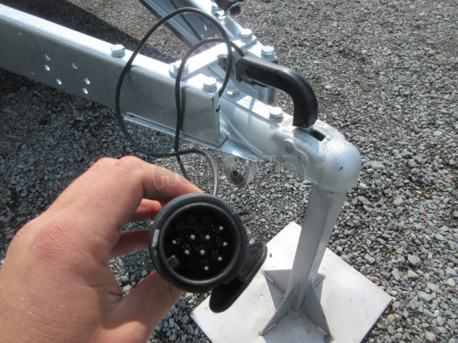 Největší vyráběný nebrzděný nákladní přívěs ZV 45 750kg N1 4,50x2,00 zesílená náprava-plato č.9