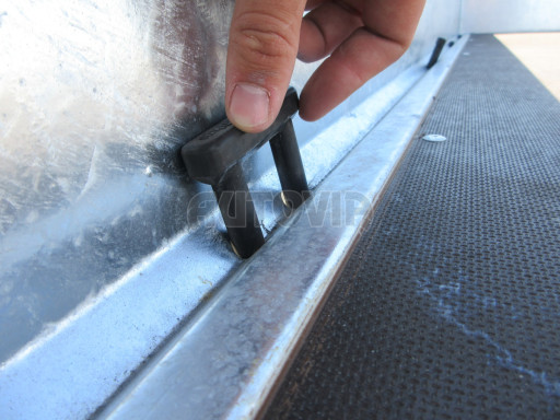 Celosvařený přepravník stavebních strojů FK 2,7T 2,45x1,35/0,25 KOMBI nájezdy č.22