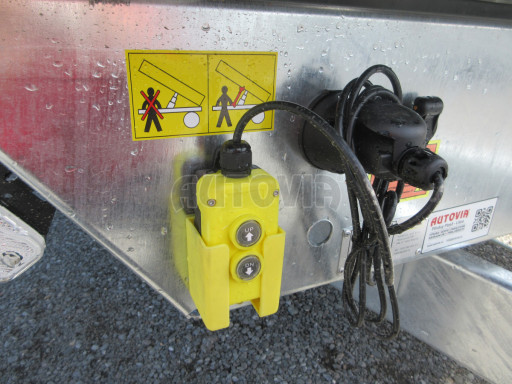 Skladový třístranný sklápěč PHT 3,5T 4,18x2,10/0,70 nástavba bočnic v elektrice č.13