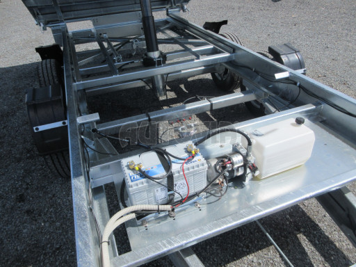 Skladový třístranný sklápěč PHT 3,5T 4,18x2,10/0,70 nástavba bočnic v elektrice č.21