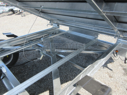 Skladový třístranný sklápěč PHT 3,5T 4,18x2,10/0,70 nástavba bočnic v elektrice č.23