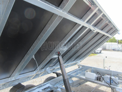 Skladový třístranný sklápěč PHT 3,5T 4,18x2,10/0,70 nástavba bočnic v elektrice č.42
