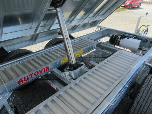 Třístranný sklápěč VER 3SKS 3,5T 3,65x1,85/0,30 v elektrice č.38