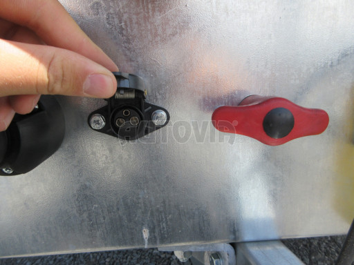 Třístranný sklápěč VER 3SKS 2,7T 3,05x1,76/0,30 v elektrice č.13