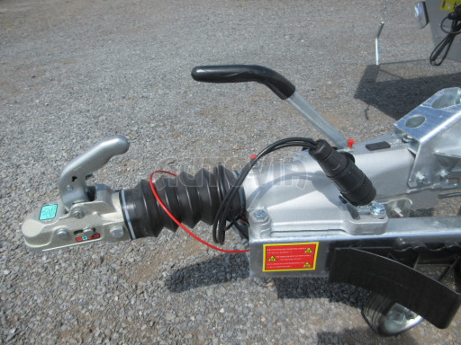 Univerzální skladový třístranný sklápěč PHT 3,5T 4,18x2,10/1,35 GITTER v elektrice