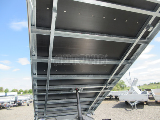 Univerzální skladový třístranný sklápěč PHT 3,5T 4,18x2,10/1,35 GITTER v elektrice