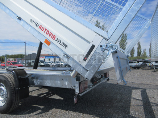 Univerzální skladový třístranný sklápěč PHT 3,5T 4,18x2,10/1,35 GITTER v elektrice