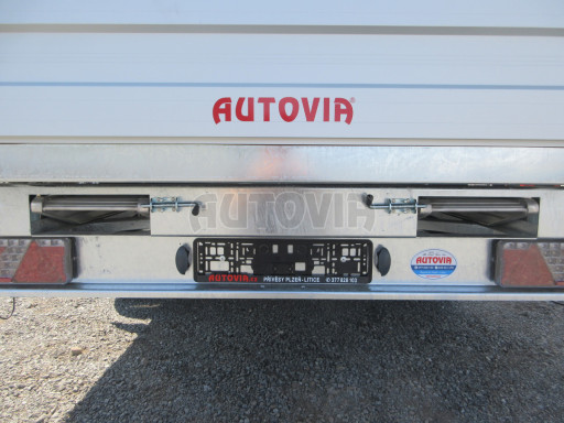 Univerzální skladový třístranný sklápěč PHT 3,5T 4,18x2,10/1,35 GITTER v elektrice