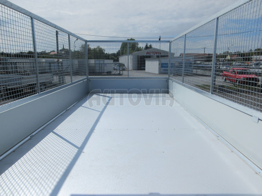 Univerzální skladový třístranný sklápěč PHT 3,5T 4,18x2,10/1,35 GITTER v elektrice