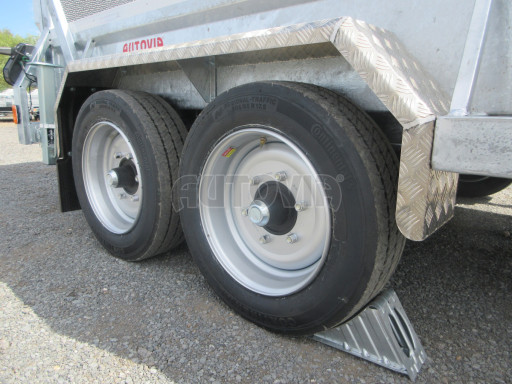 Přepravník mechanizace BT 6,5T 3,62x2,03/0,40 rampa, protiskluzová guma č.11