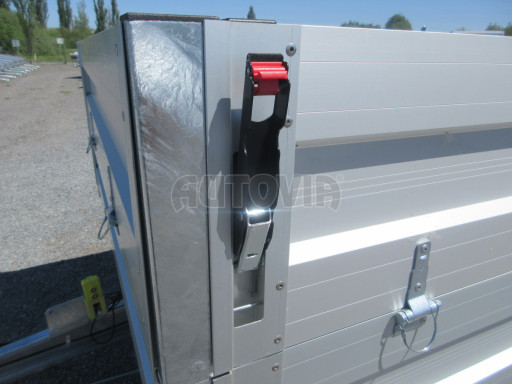 Třístranný sklopný přívěs s nástavbou bočnic ATS 3SKS 2,7T 3,32x1,70/0,70 ECO ZN v elektrice č.43