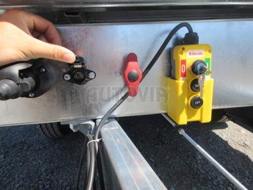 Třístranný sklápěcí přívěs VER 3SKS 2,7T 2,65x1,55/0,30 v elektrice č.14
