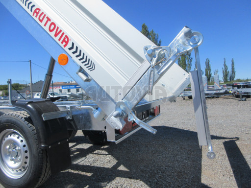 Třístranný sklápěcí přívěs VER 3SKS 2,7T 2,65x1,55/0,30 v elektrice č.25