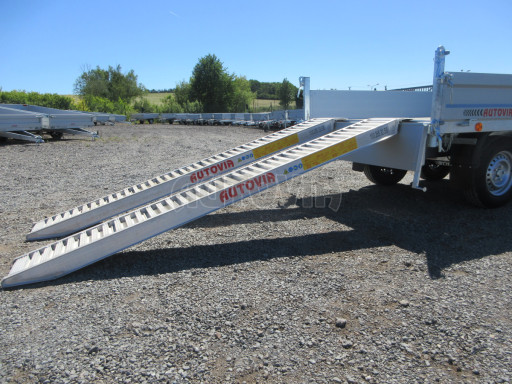 Třístranný sklápěcí přívěs VER 3SKS 2,7T 2,65x1,55/0,30 v elektrice č.43