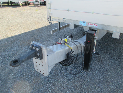 Jednonápravový 18-ti paletový vzduchem brzděný přívěs MD 10T B1 7,40x2,48/2,80 č.10